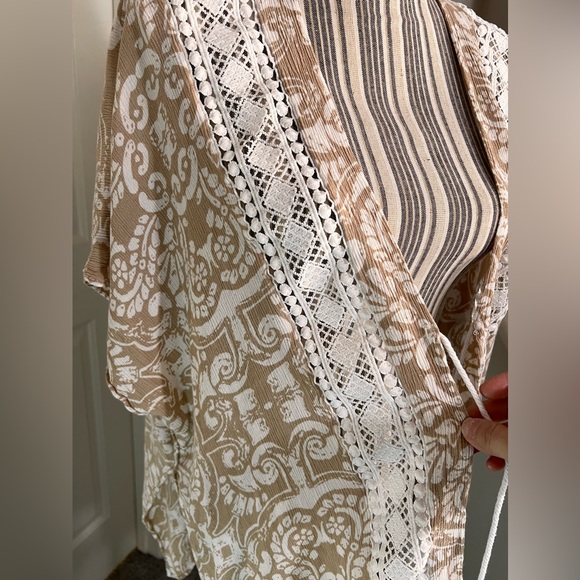 Vince Camuto $78 Neutral Swimsuit Cover Up Kimono Style One Size Light Weight - Picture 4 of 10